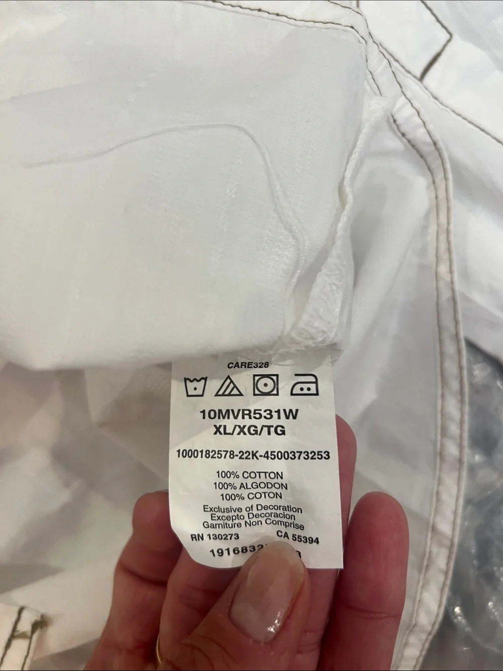 Wrangler White Button-Up Shirt with Contrast Stitching size XL.
